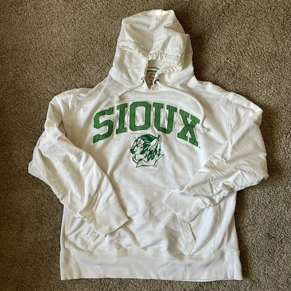 White Distressed Unisex Sioux Sweatshirt - X-Large - Picture 1 of 2